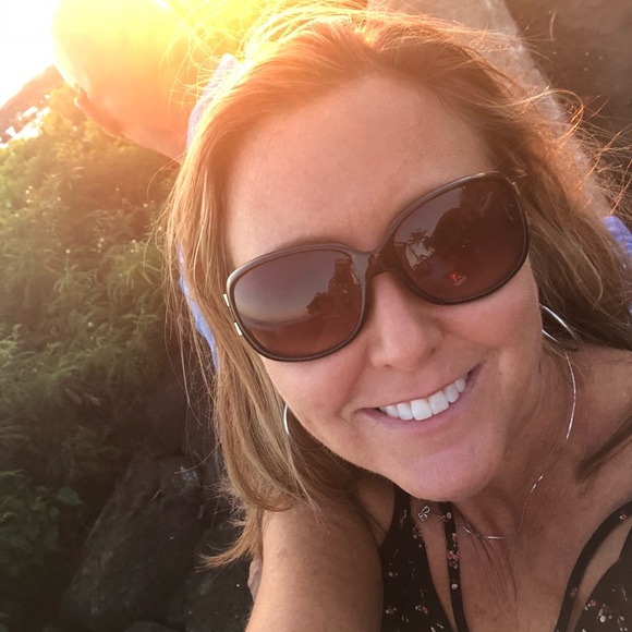 Meet your Posher, Erin - Picture 3 of 5